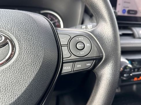 Used 2024 Toyota RAV4 XLE image 33