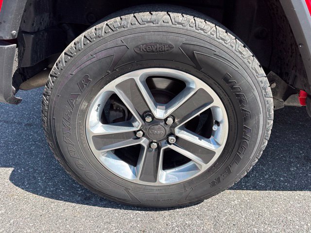Used 2018 Jeep Wrangler Unlimited Sahara AWD/4WD image 21