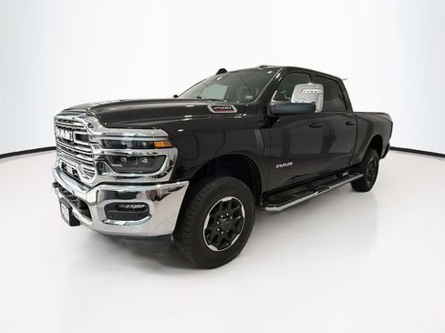 Used 2025 RAM 2500 Laramie AWD/4WD image 3