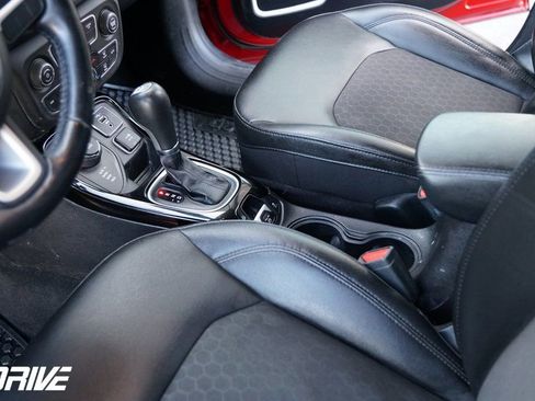 Used 2020 Jeep Compass Latitude image 28