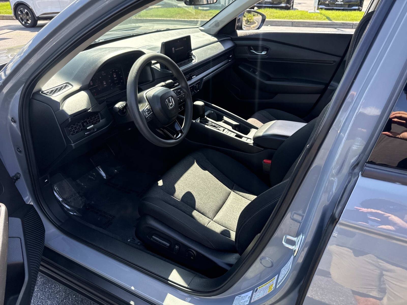 Used 2025 Honda Accord SE image 17