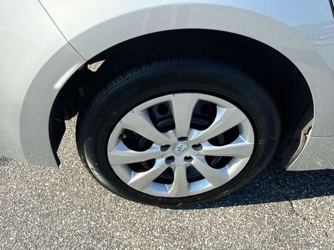 Used 2024 Toyota Corolla LE FWD image 19