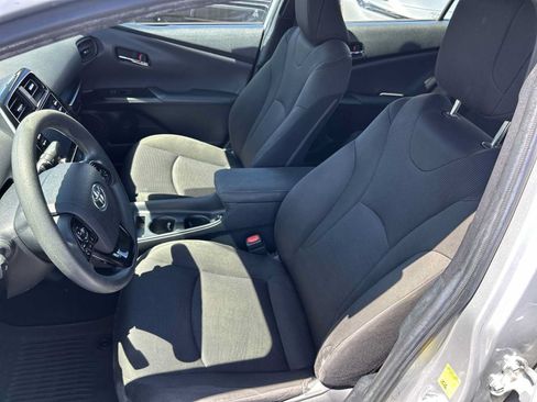 Used 2022 Toyota Prius L Eco FWD image 13