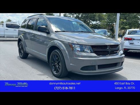 Used 2020 Dodge Journey SE w/ Blacktop Package FWD image 1
