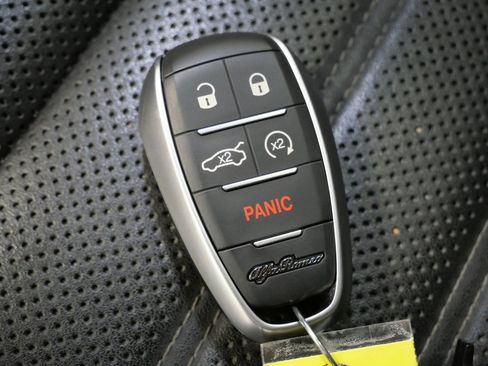 Used 2024 Alfa Romeo Tonale Ti image 30