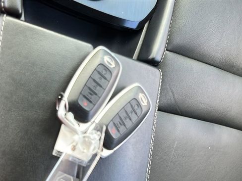 Used 2023 Nissan Rogue SL w/ SL Premium Package image 29