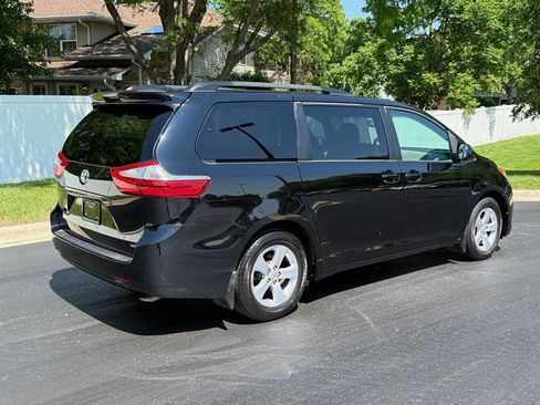 Used 2015 Toyota Sienna LE FWD image 6