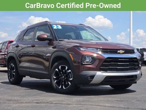 Used 2023 Chevrolet TrailBlazer LT w/ Convenience Package FWD image 2