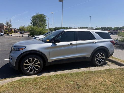 Used 2022 Ford Explorer ST-Line image 4
