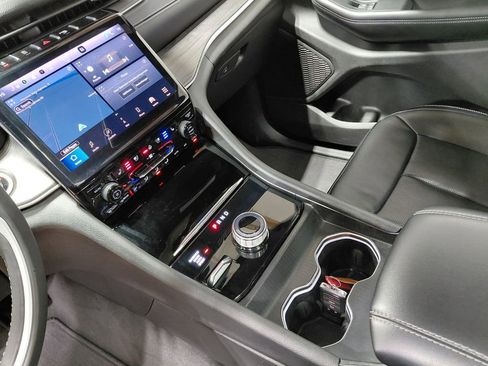 Used 2024 Jeep Grand Cherokee L Limited w/ Luxury Tech Group II image 37