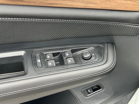 New 2026 Volkswagen Atlas SE image 17