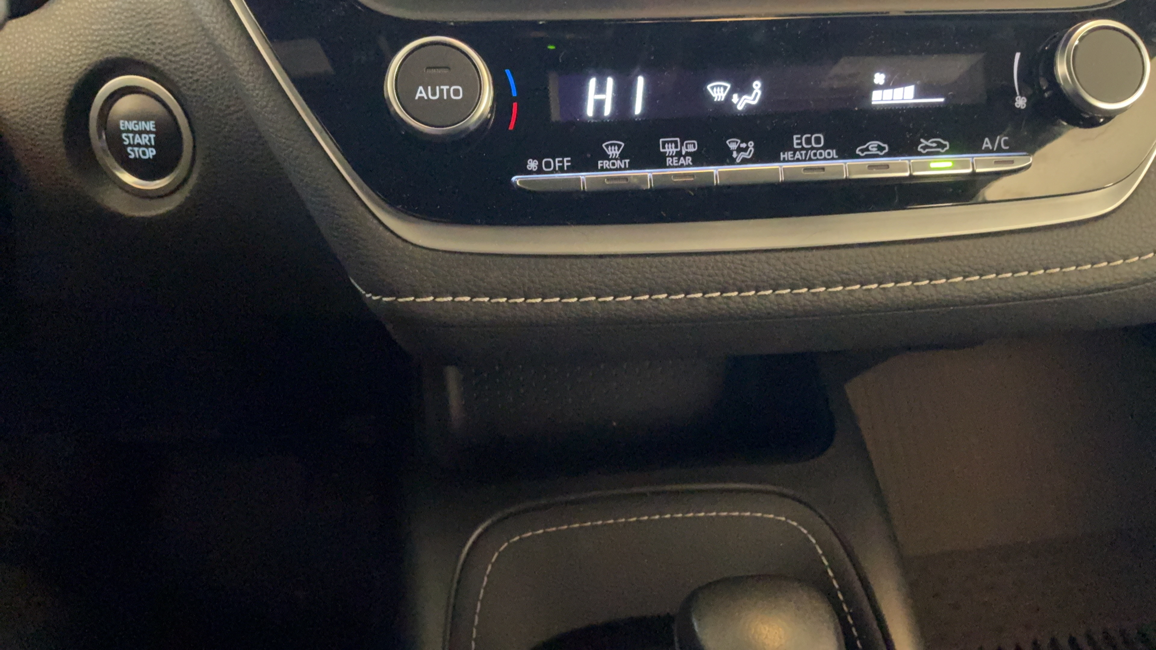 Certified 2025 Toyota Corolla SE FWD image 14