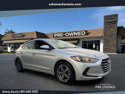 Used 2017 Hyundai Elantra SE FWD image 1