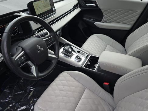 Used 2024 Mitsubishi Outlander SEL image 10