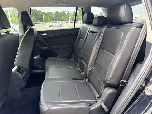 Used 2021 Volkswagen Tiguan SE FWD image 31