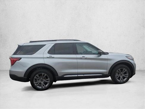 Used 2025 Ford Explorer Active w/ Active Comfort Package image 26