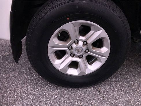 Used 2016 Toyota 4Runner SR5 Premium image 38