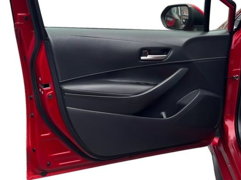 Used 2022 Toyota Corolla SE w/ SE Preferred Package FWD image 13