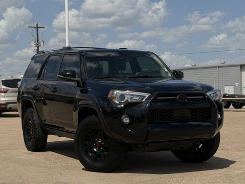 Used 2023 Toyota 4Runner SR5 Premium w/ Moonroof Package AWD/4WD image 2