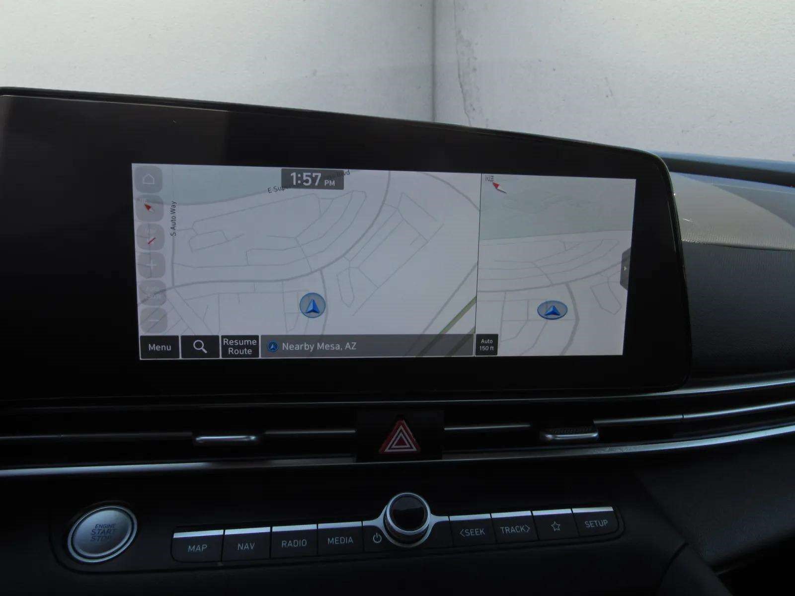 Used 2024 Hyundai Elantra SEL FWD image 17