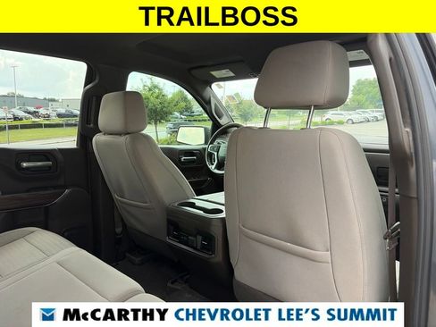Used 2022 Chevrolet Silverado 1500 LT Trail Boss w/ Convenience Package II AWD/4WD image 30