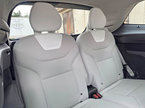 Used 2025 Volvo EX90 Ultra AWD/4WD image 36