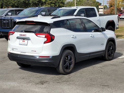Used 2024 GMC Terrain AT4 image 4