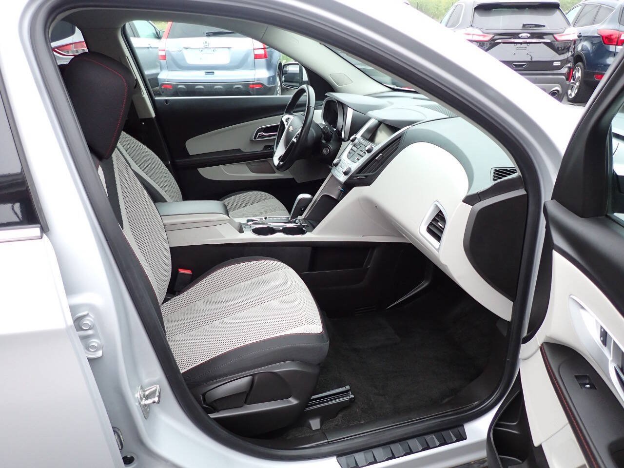 Used 2012 Chevrolet Equinox LT w/ Driver Convenience Package AWD/4WD image 9