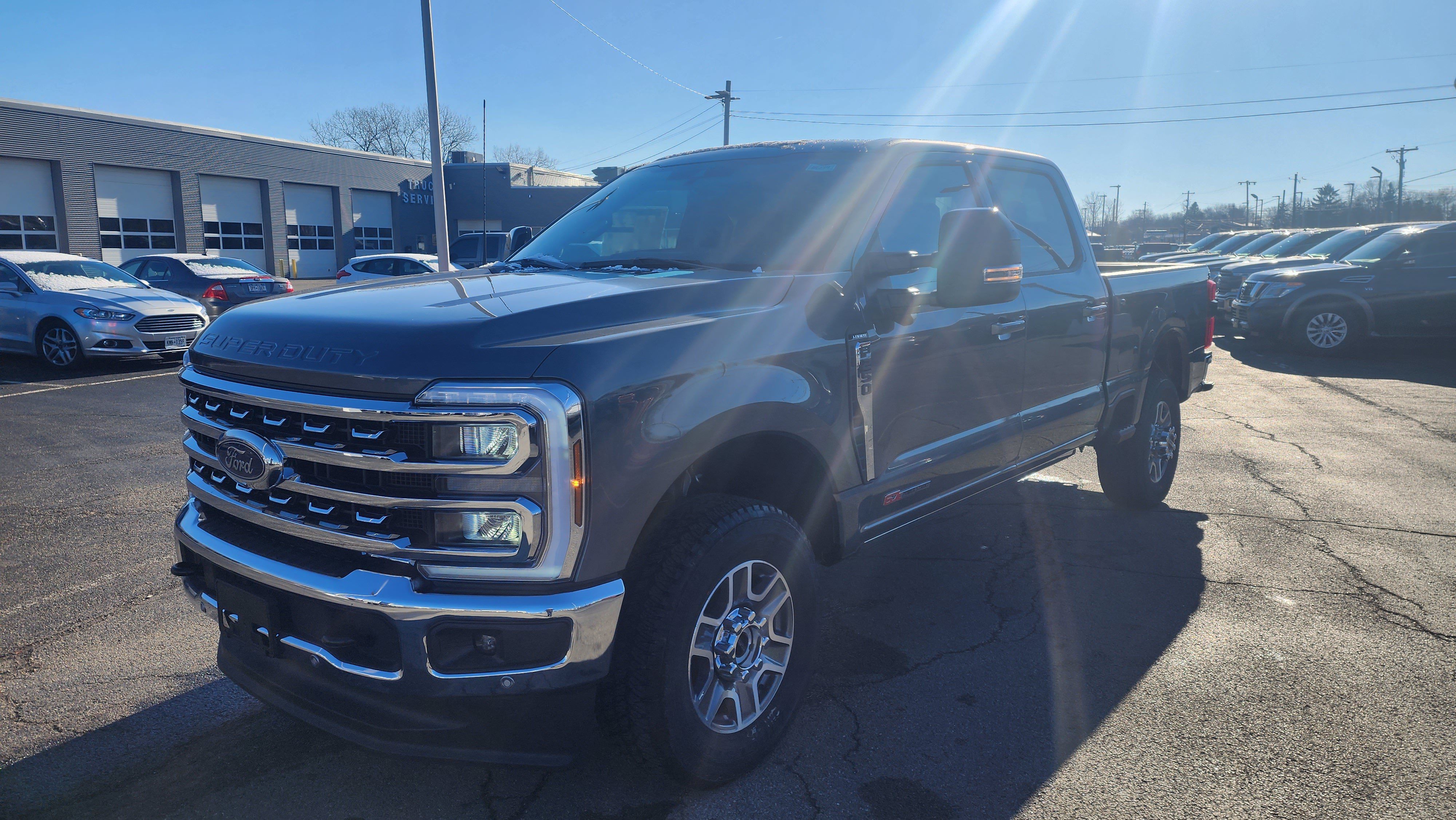 Used 2024 Ford F250 Lariat w/ Lariat Ultimate Package AWD/4WD image 3