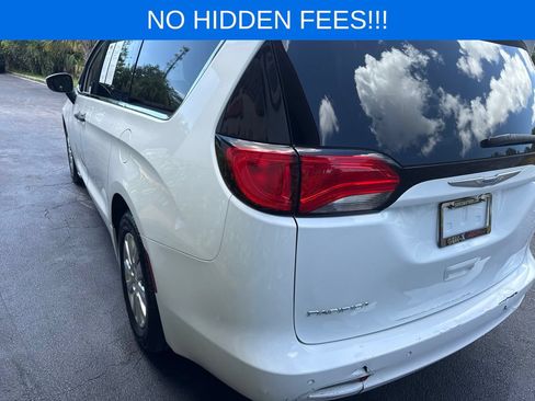 Used 2018 Chrysler Pacifica L FWD image 4