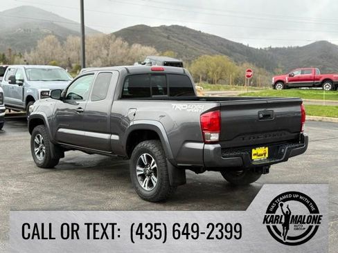 Used 2016 Toyota Tacoma TRD Sport w/ Towing Package AWD/4WD image 3