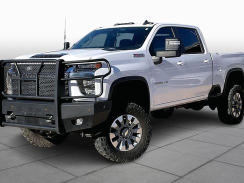 Used 2023 Chevrolet Silverado 2500 LT image 3