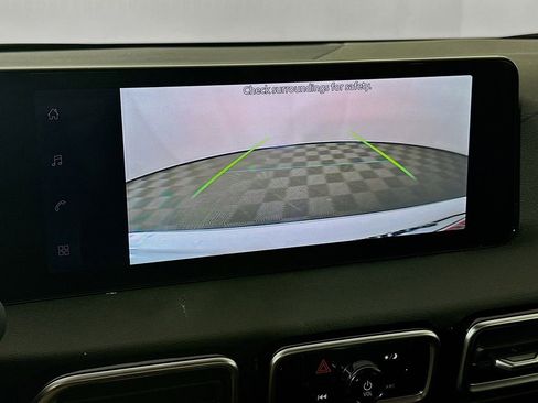 New 2026 Nissan Sentra SR w/ Floor Mat Package FWD image 18