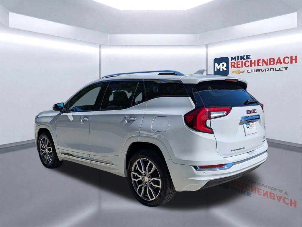 Used 2024 GMC Terrain Denali AWD/4WD image 6