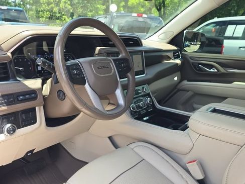 Used 2021 GMC Yukon Denali w/ Denali Premium Package RWD image 28