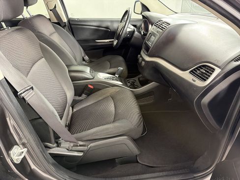 Used 2017 Dodge Journey SXT w/ Chrome Appearance Group FWD image 28