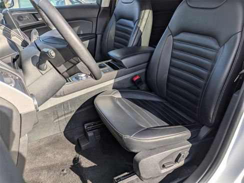 Used 2024 Ford Edge SEL image 17