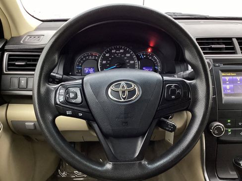 Used 2015 Toyota Camry LE image 31