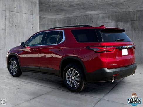 Used 2023 Chevrolet Traverse LT FWD image 3