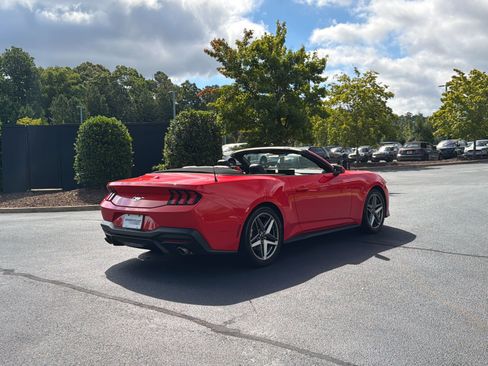 Used 2025 Ford Mustang Convertible RWD image 3