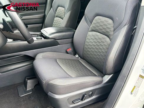 Used 2023 Nissan Pathfinder SV AWD/4WD image 15