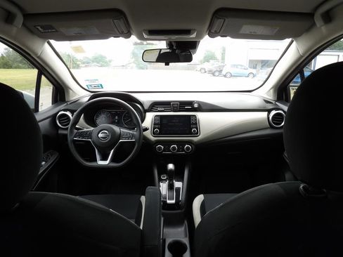 Used 2020 Nissan Versa SV FWD image 19