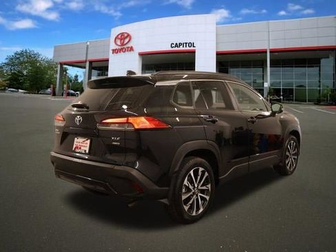 Used 2024 Toyota Corolla Cross XLE w/ Convenience Package AWD/4WD image 2