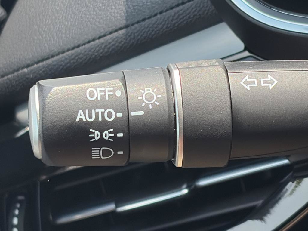 Certified 2025 Acura MDX SH-AWD image 10