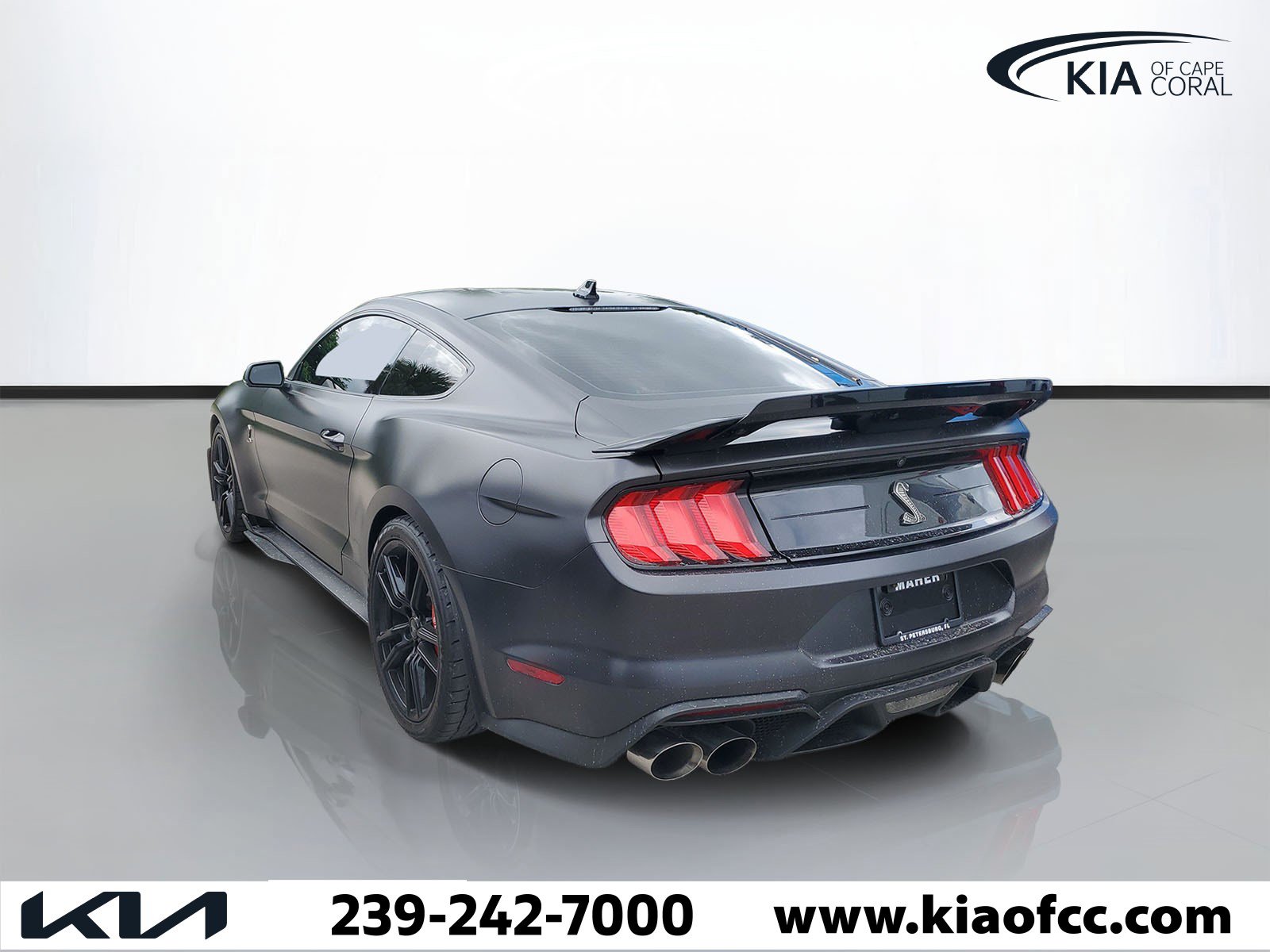 Used 2022 Ford Mustang Shelby GT500 w/ Technology Package RWD image 4