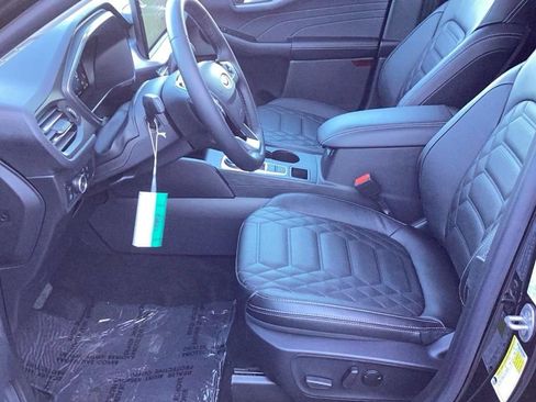 Used 2024 Ford Escape SE w/ PHEV Premium Package FWD image 11