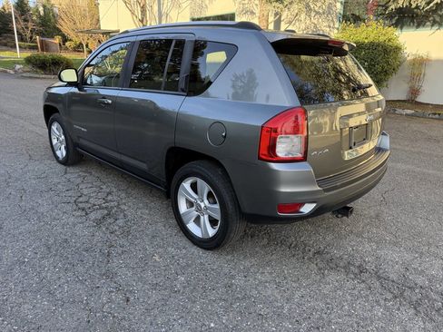 Used 2012 Jeep Compass Sport image 29