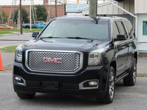 Used 2016 GMC Yukon XL Denali w/ Open Road Package AWD/4WD image 3