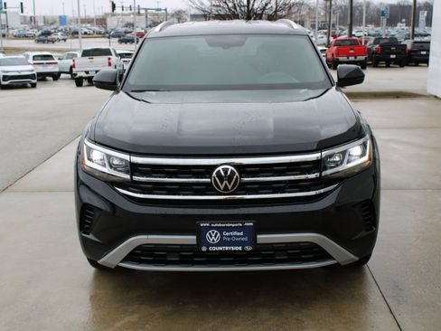 Certified 2023 Volkswagen Atlas Cross Sport SE image 2