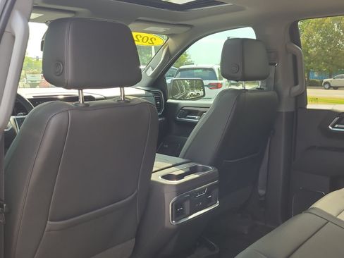 Used 2024 GMC Sierra 1500 SLT w/ SLT Premium Plus Package AWD/4WD image 12